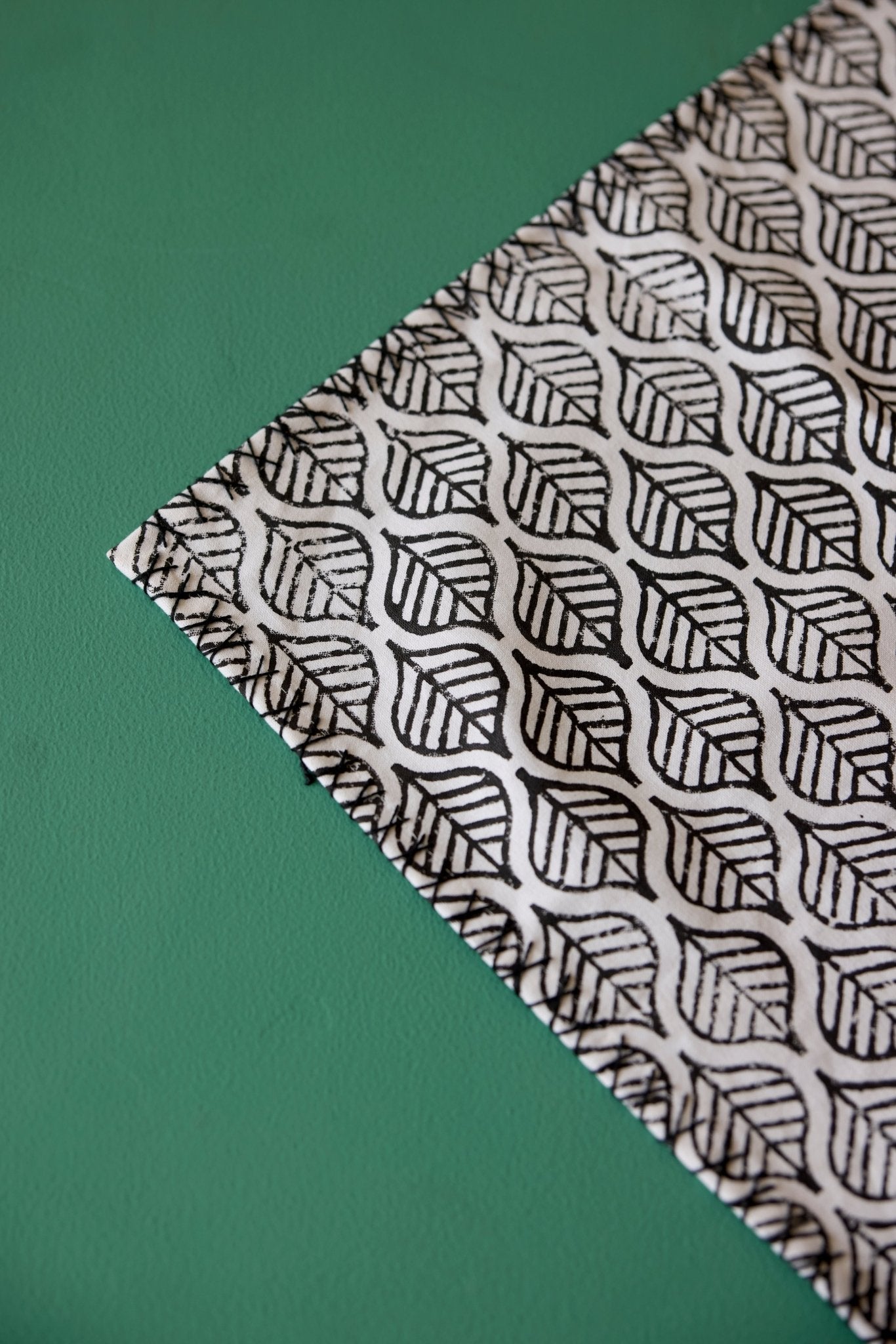 Leaf Motif Placemat Set - CQC LA - Set of 4 Placemats with Napkins